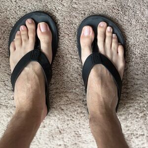 Men’s black OluKai sandals - SIZE 12